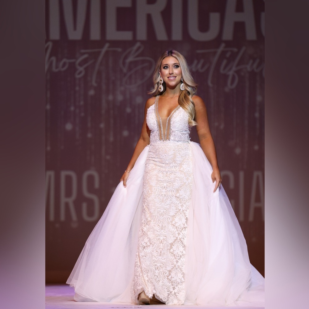Calla Blanche Wedding Gown - Picture 9 of 11